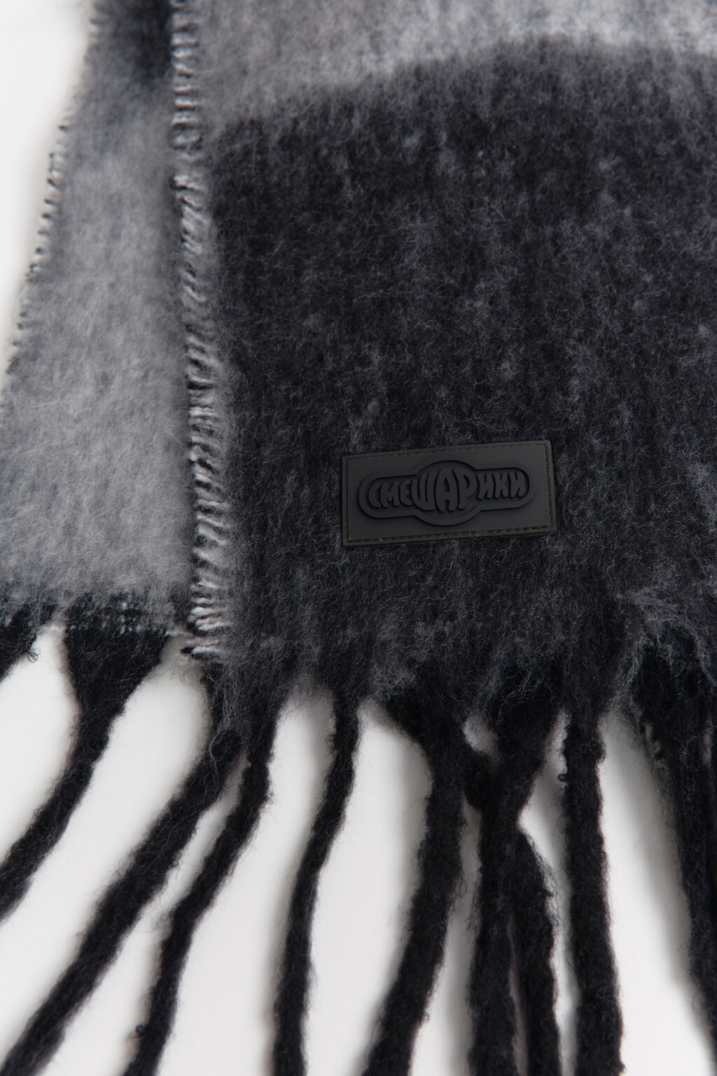 Шарф теплый с патчем - цвет серый - 3