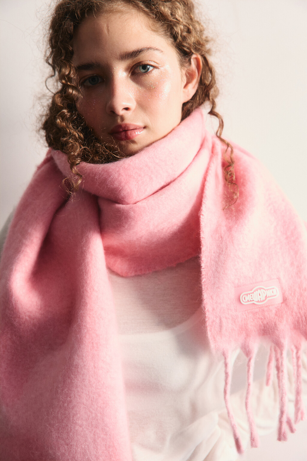 Шарф теплый с патчем - цвет розовый - 2