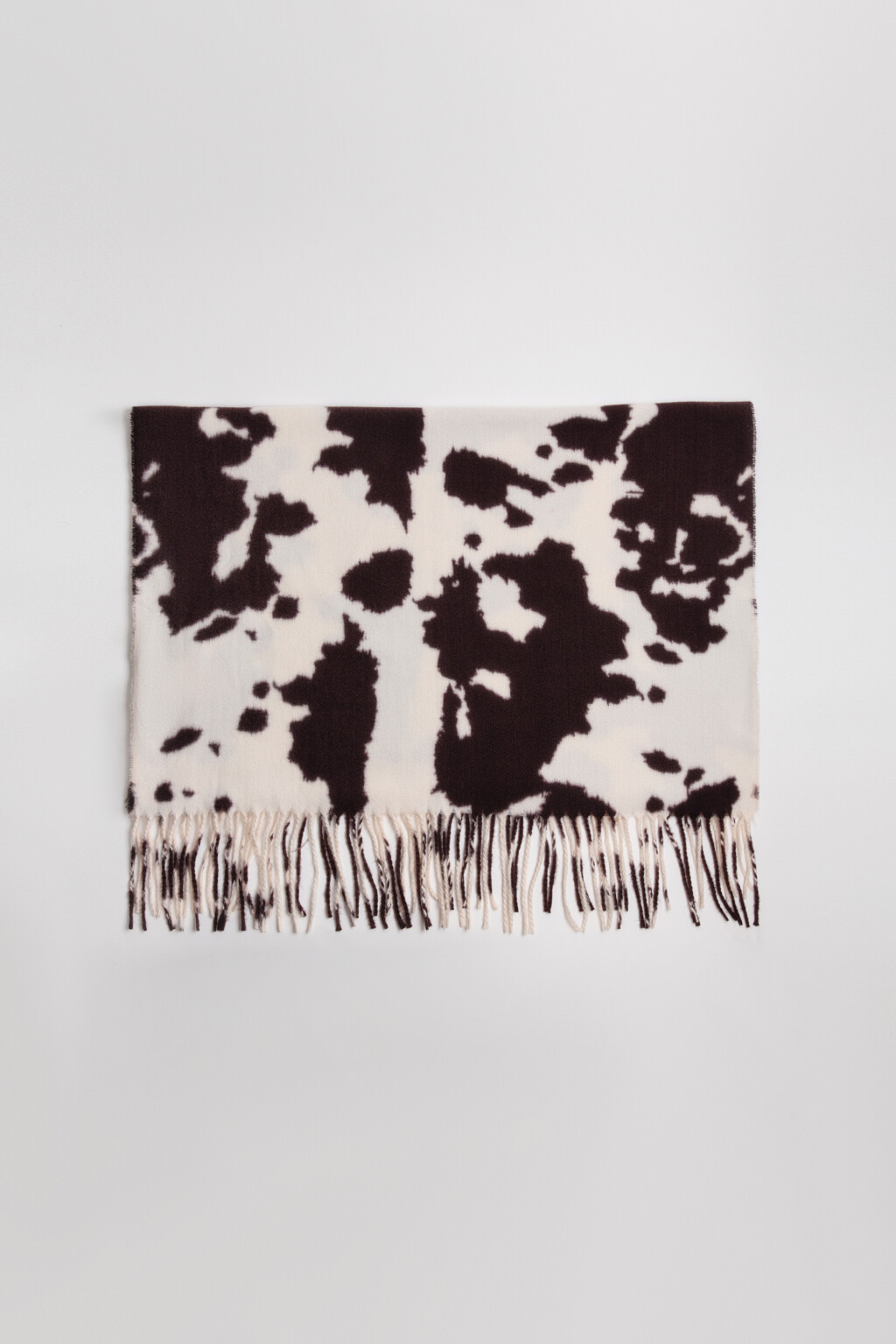 Шарф с бахромой и коровьим принтом - цвет коричневый - 3