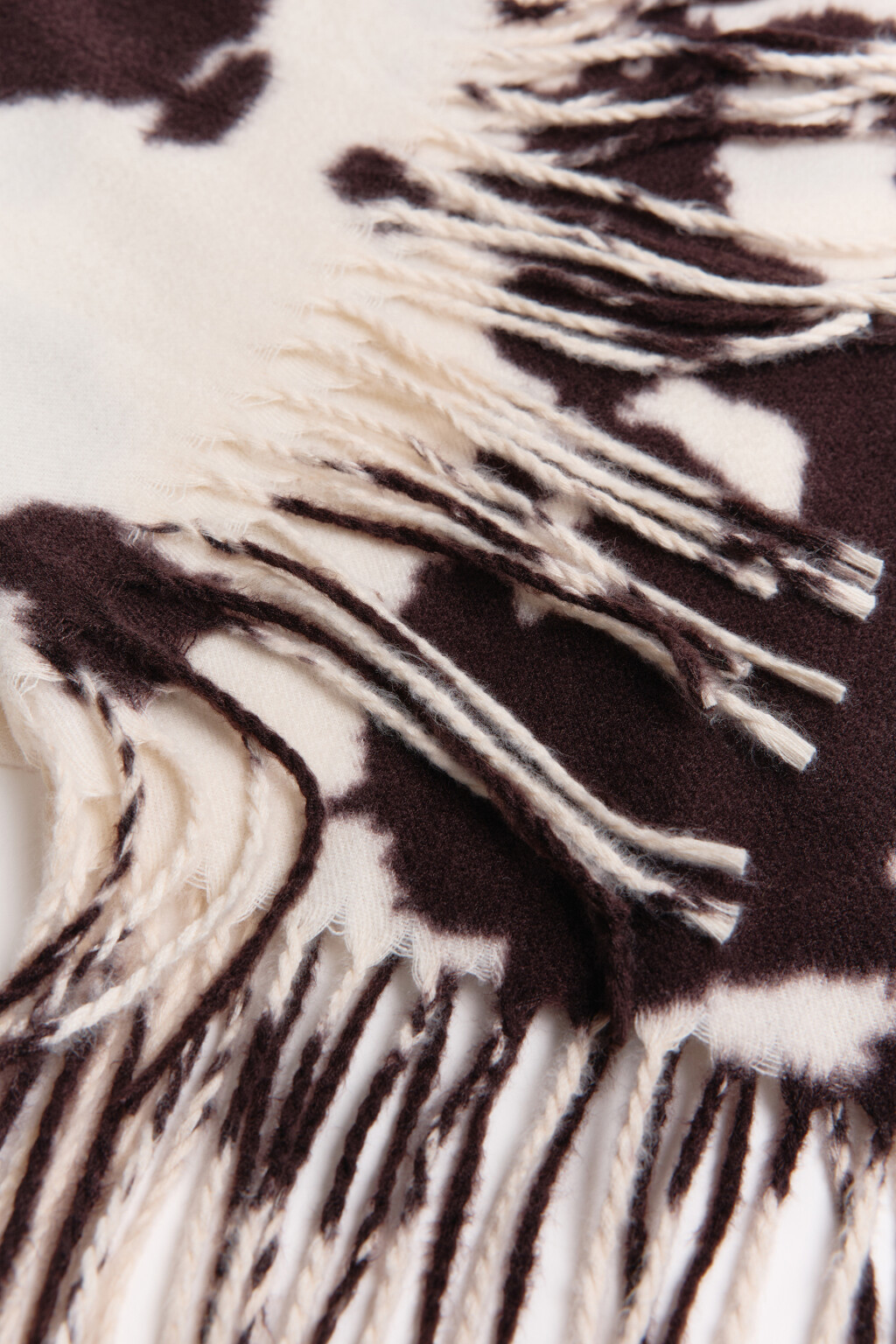 Шарф с бахромой и коровьим принтом - цвет коричневый - 4