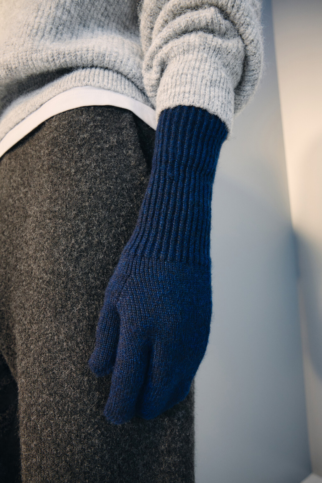 Варежки-перчатки трикотажные с шерстью - цвет синий - 3