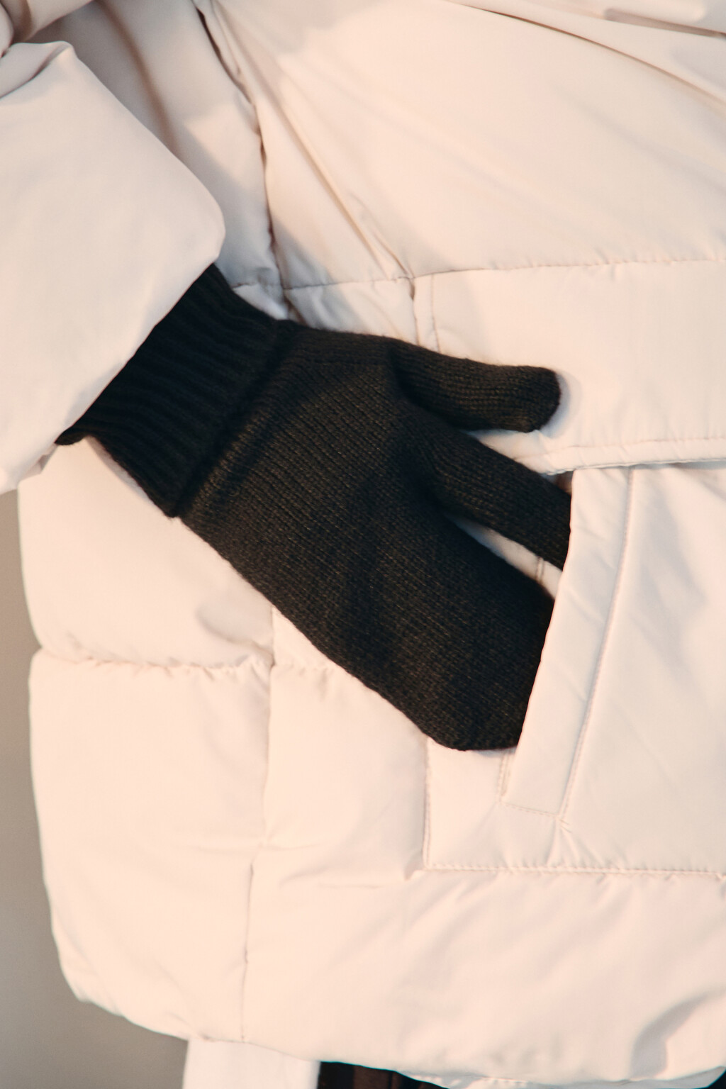 Варежки-перчатки трикотажные с шерстью - цвет черный - 4