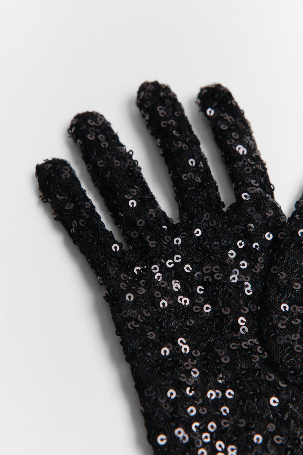 Перчатки длинные вечерние с пайетками - цвет черный - 4