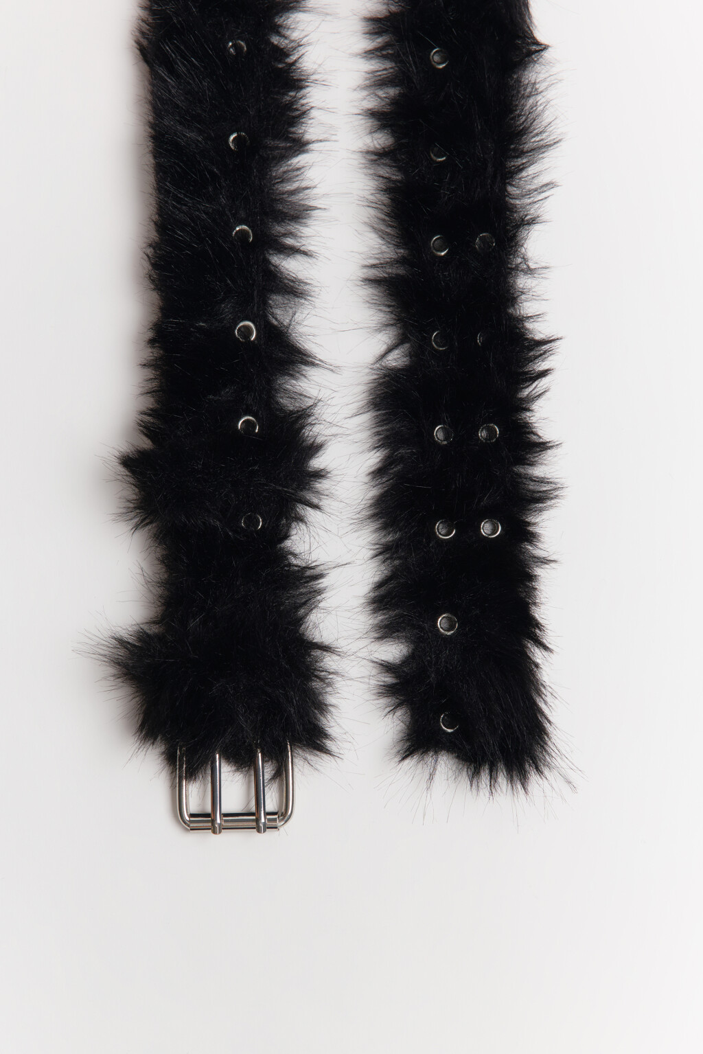Ремень с люверсами и меховым декором - цвет черный - 2