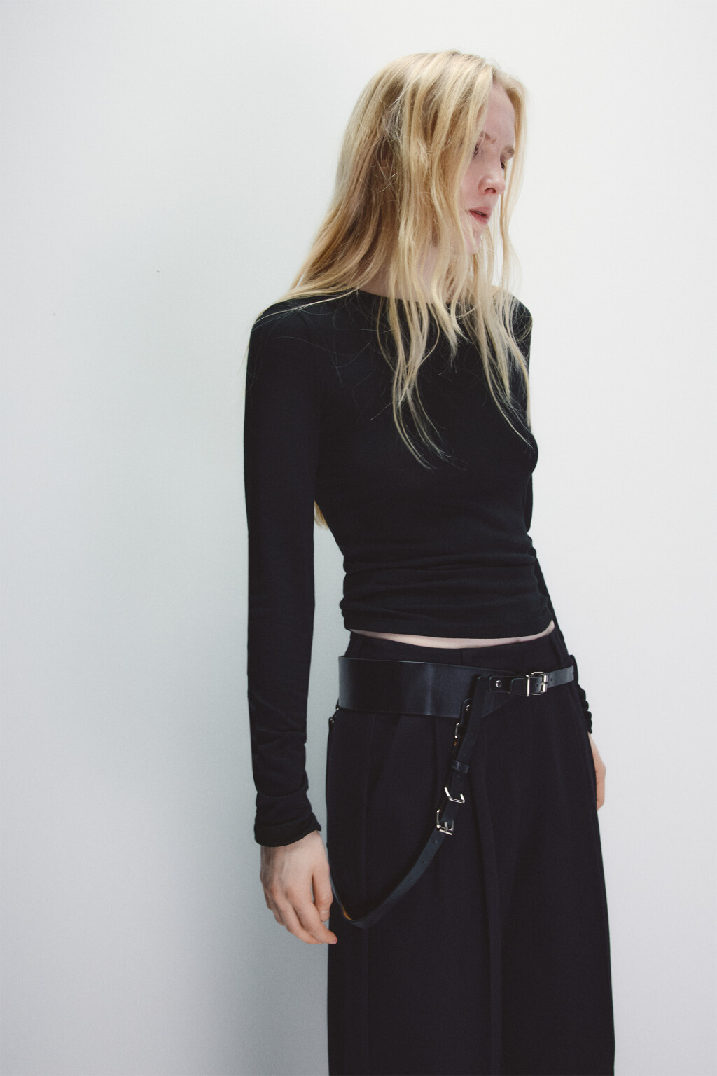 Портупея с кожаной фактурой - цвет черный - 3