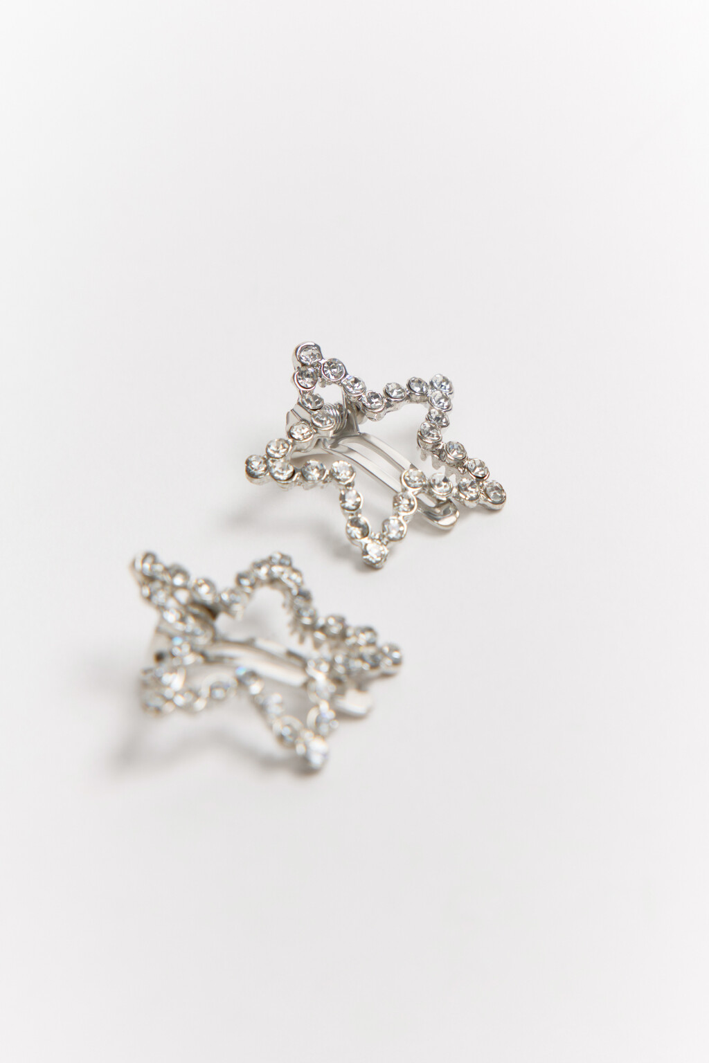 Набор заколок в виде звездочек (2 штуки) - цвет серый - 1