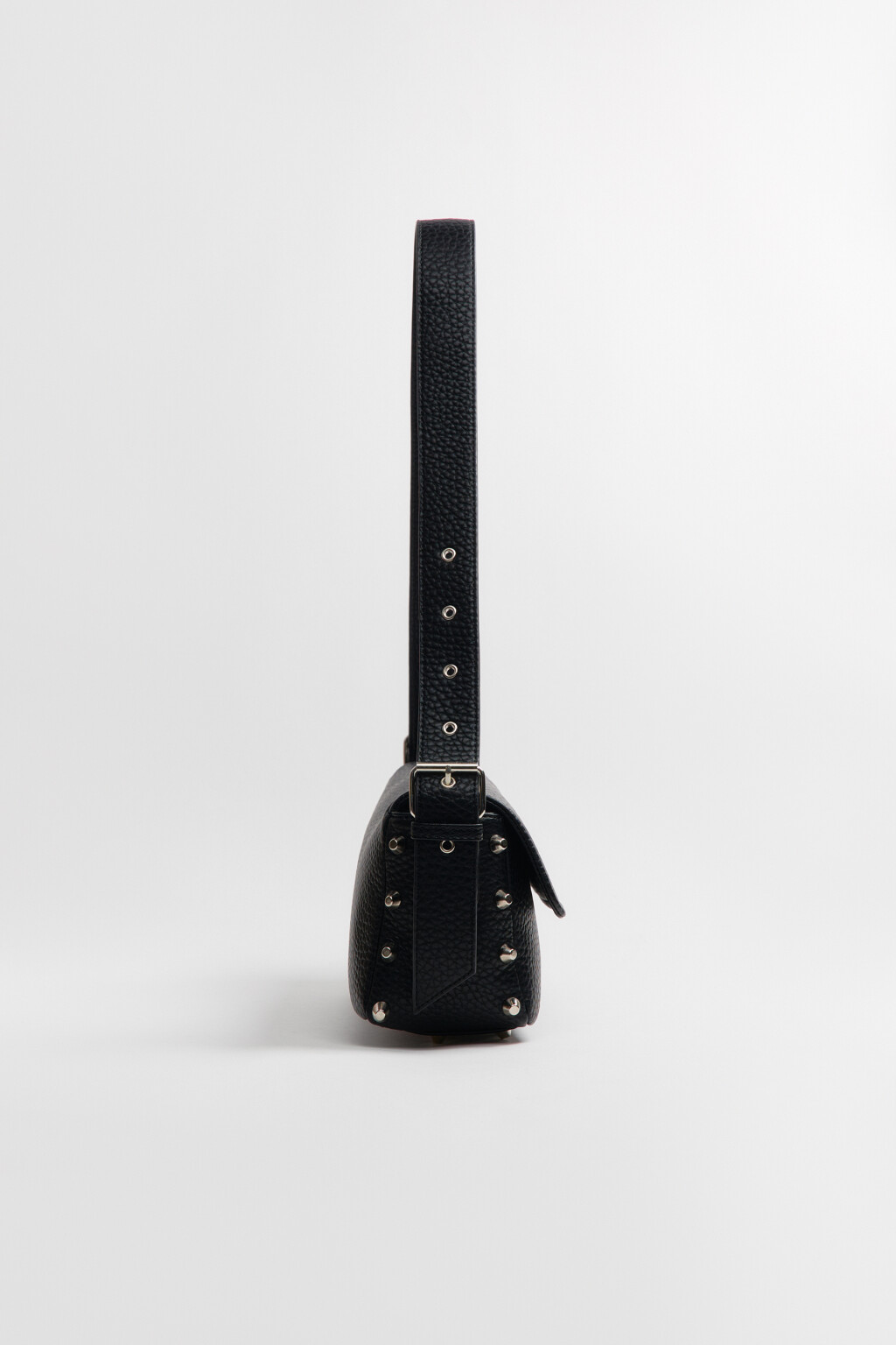 Сумка на плечо с декором из шипов - цвет черный - 6