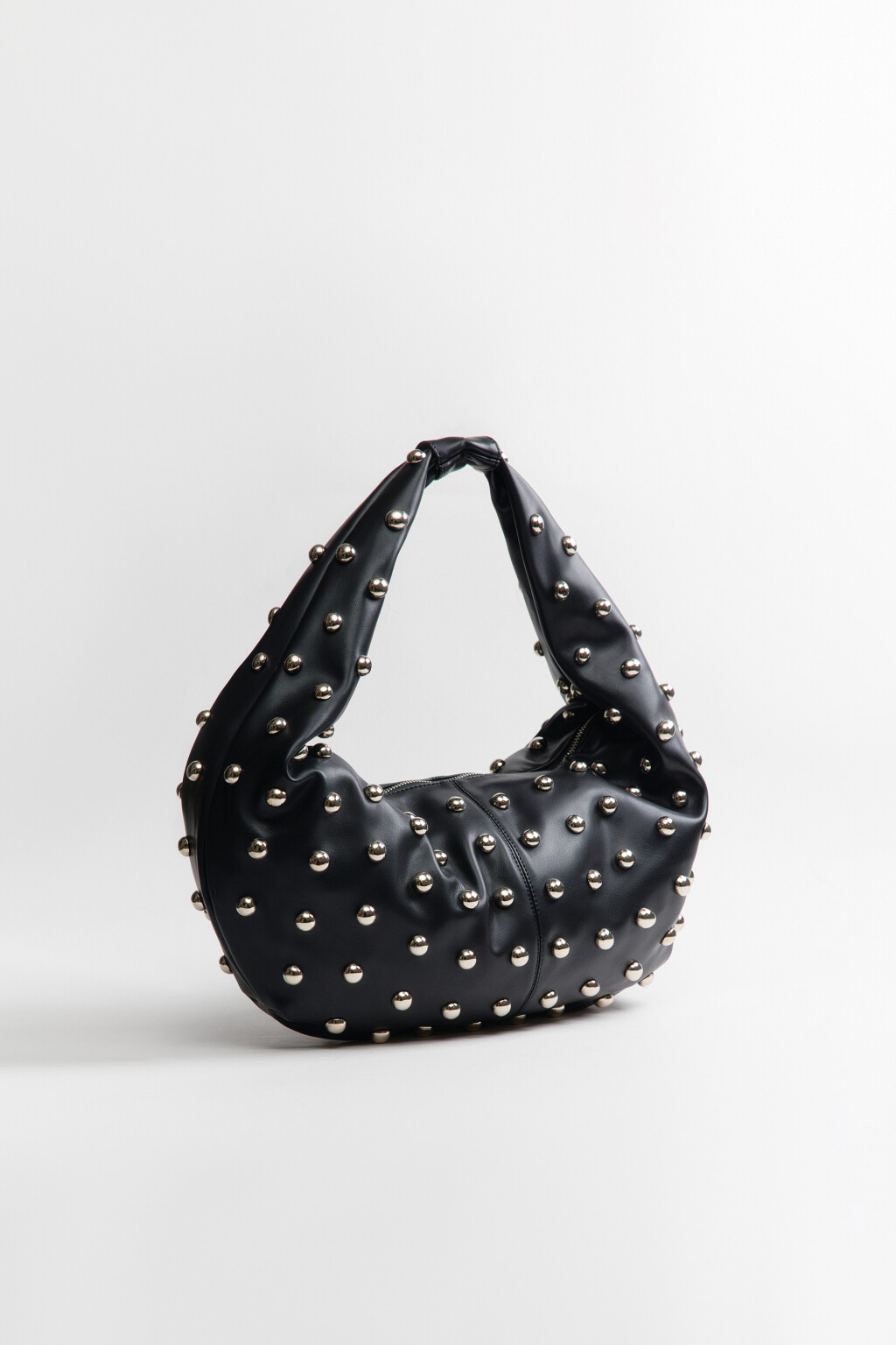Сумка-хобо с металлическим декором - цвет черный - 2