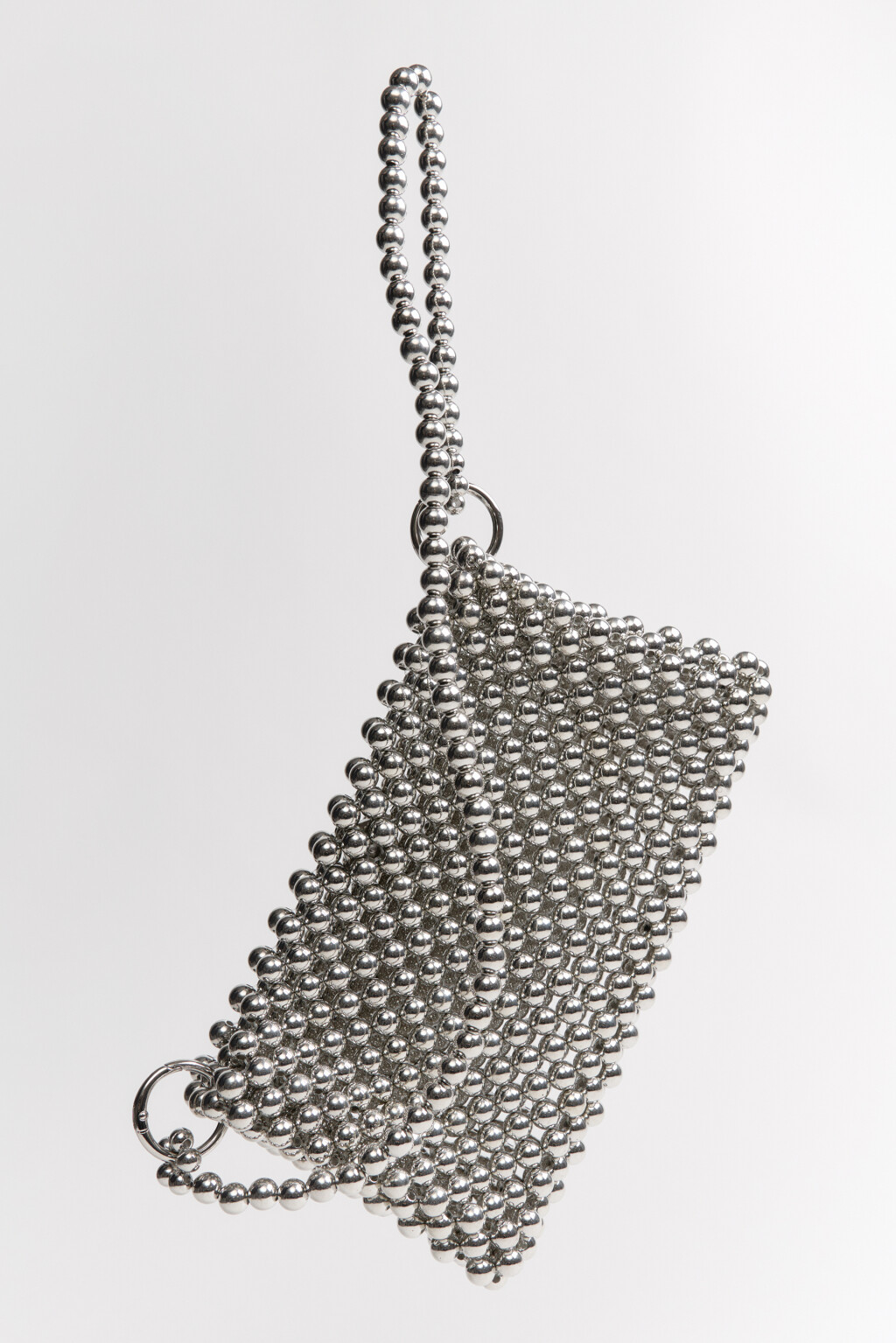 Сумка-клатч из серебристых бусин - цвет серый - 3