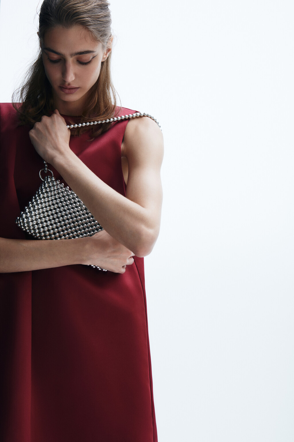 Сумка-клатч из серебристых бусин - цвет серый - 1