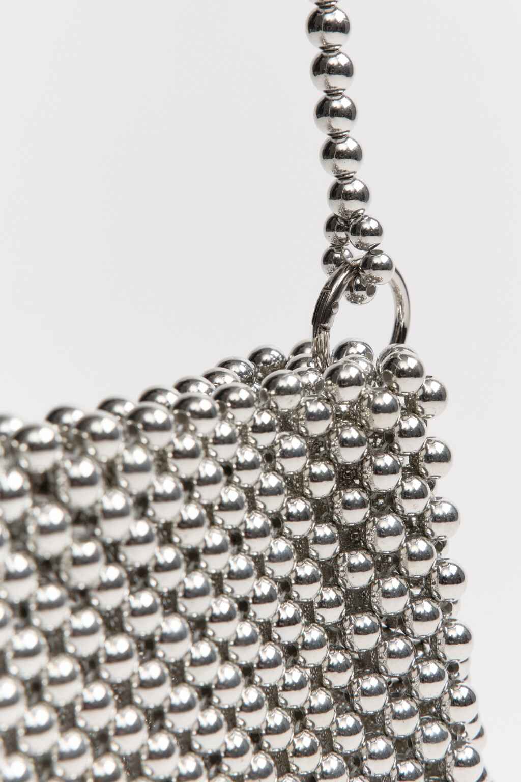 Сумка-клатч из серебристых бусин - цвет серый - 8