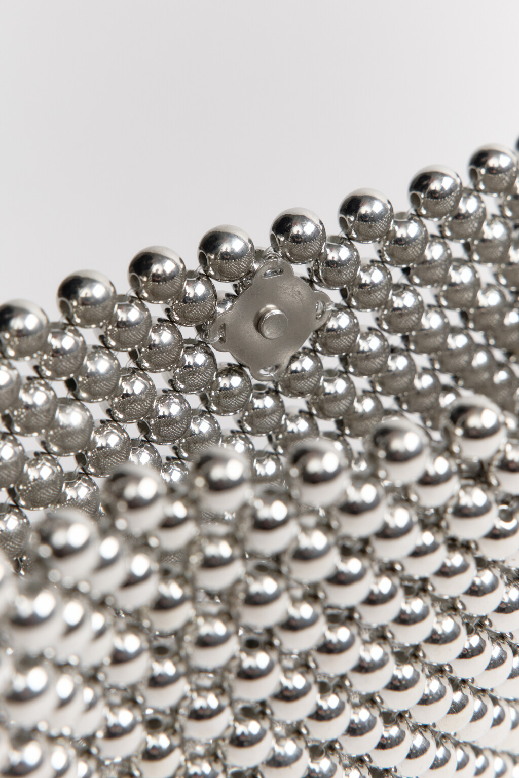 Сумка-клатч из серебристых бусин - цвет серый - 9