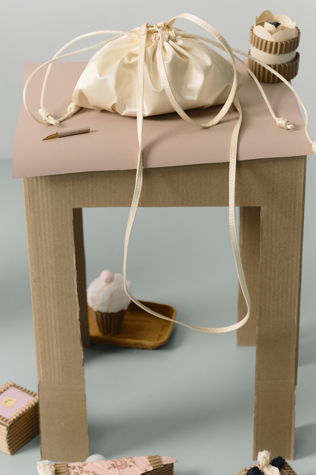 Сумка-кисет атласная на завязках - цвет молочный - 1