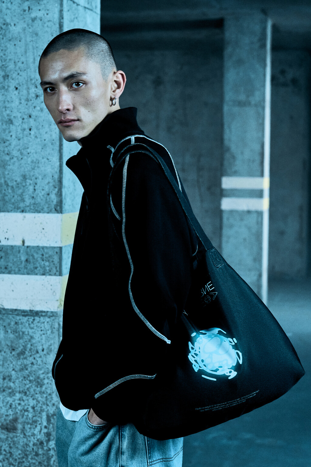 Сумка-шопер текстильная с принтом - цвет черный - 2