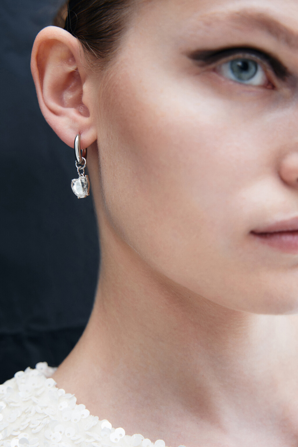 Серьги с подвесками в виде сердец - цвет серый - 2