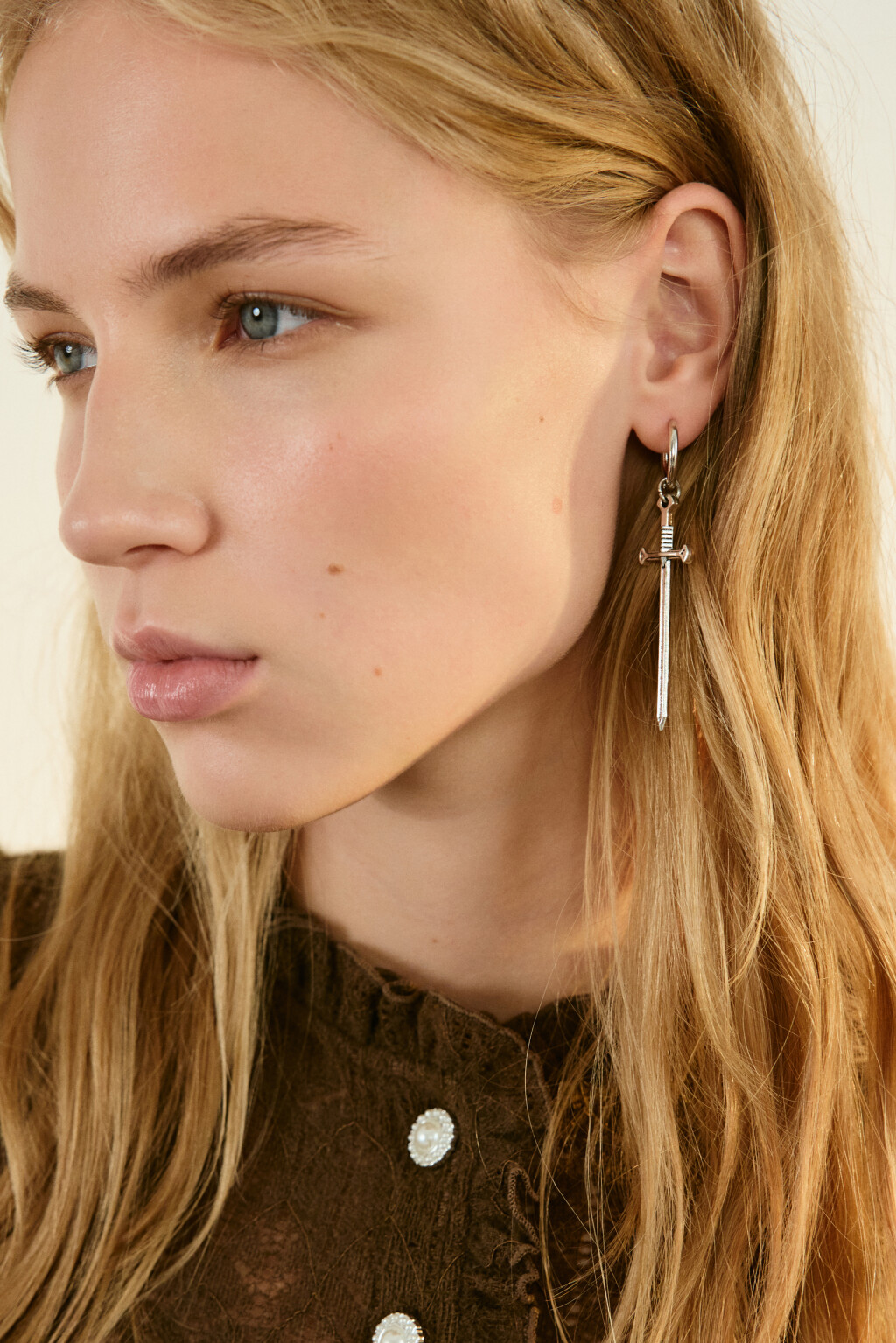 Серьги с подвесками-мечами - цвет серый - 2