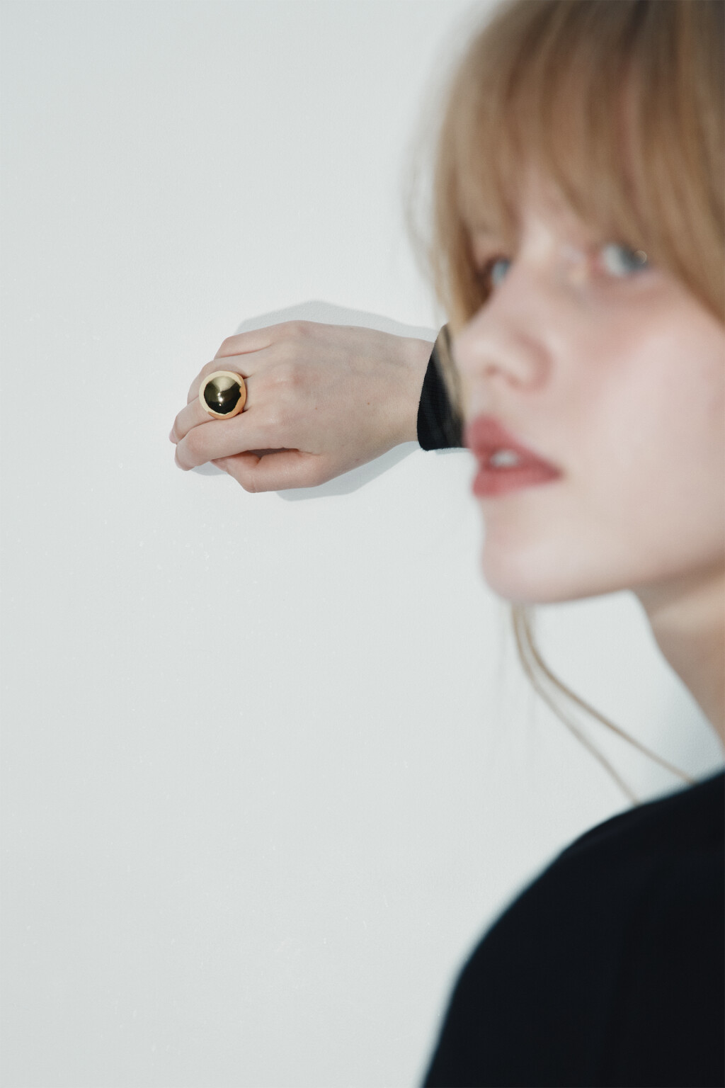 Кольцо с объемным декором - цвет желтый - 1