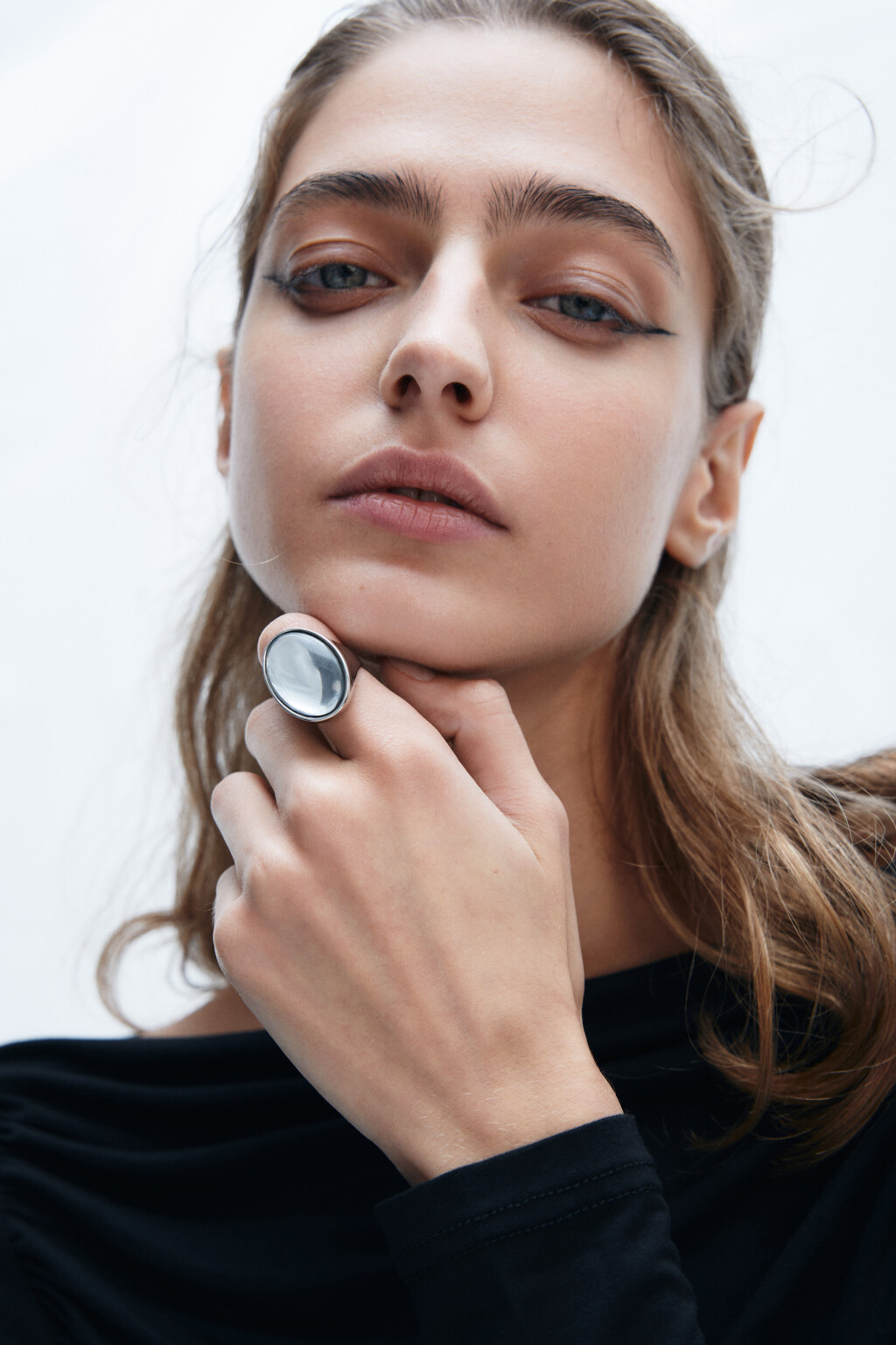 Кольцо с декоративной вставкой - цвет серый - 2