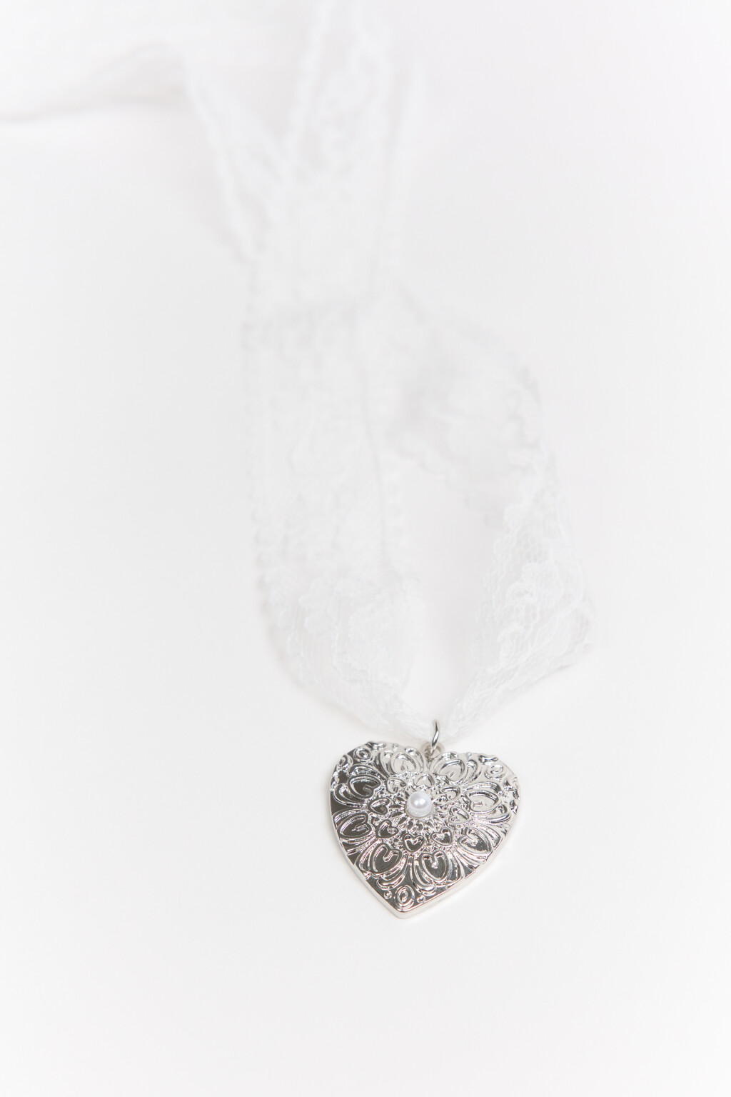 Колье из кружевной ленты с подвеской - цвет серый - 2