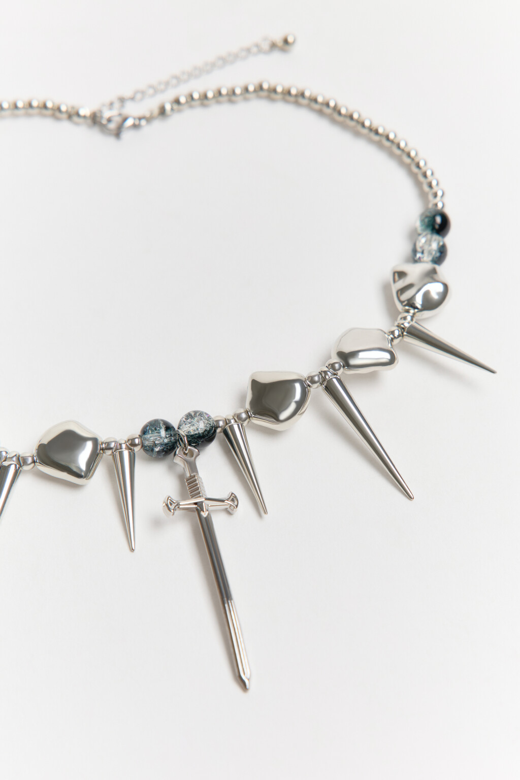 Колье-чокер с длинными шипами - цвет серый - 2