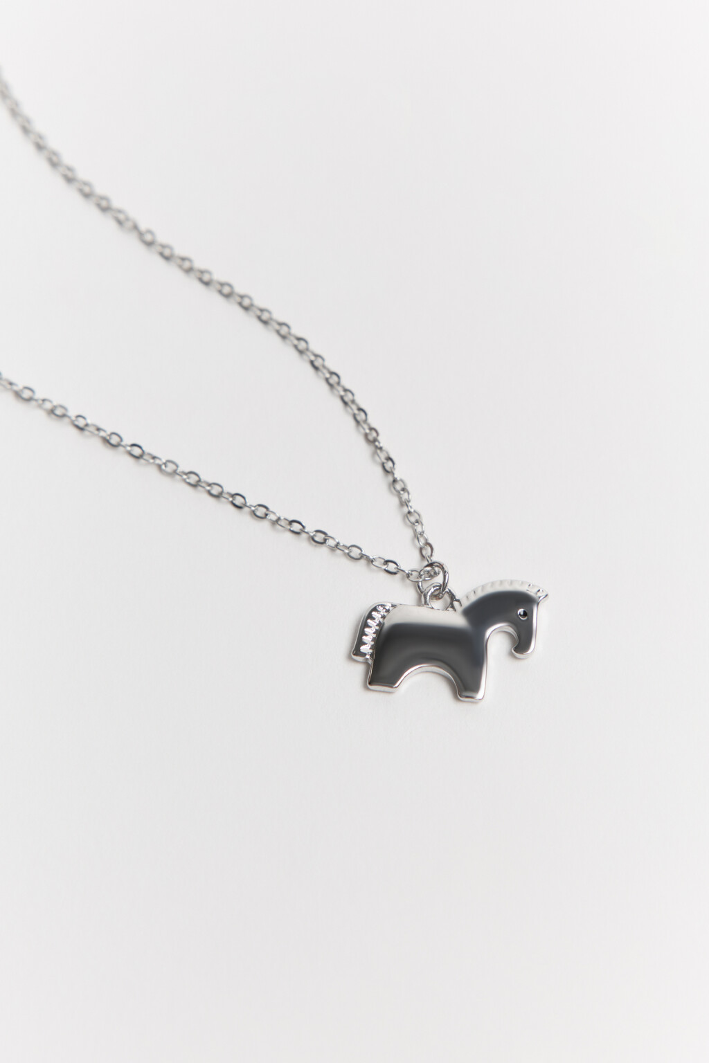 Цепочка с подвеской-лошадкой - цвет серый - 1