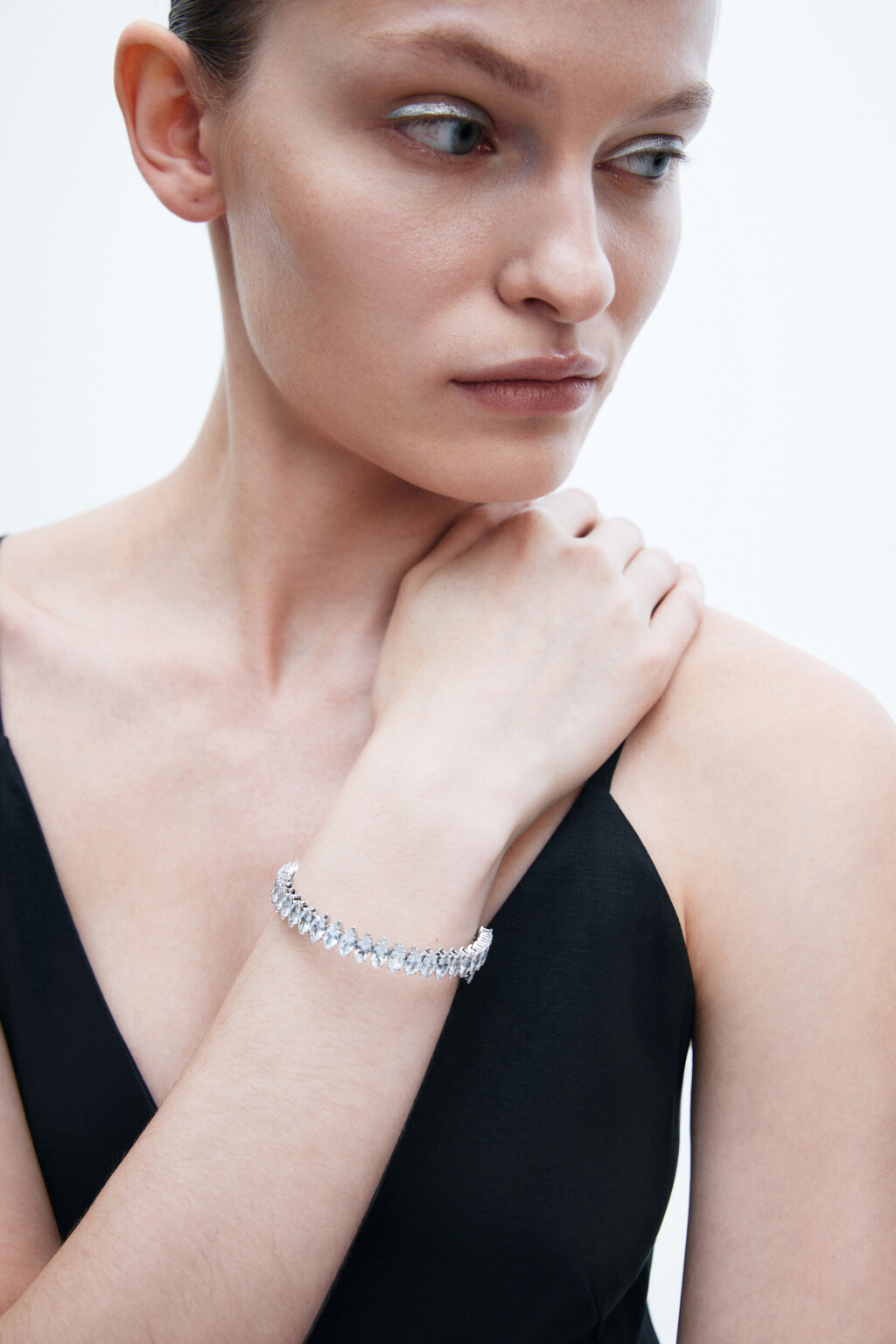 Браслет-кольцо со стразами - цвет серый - 2