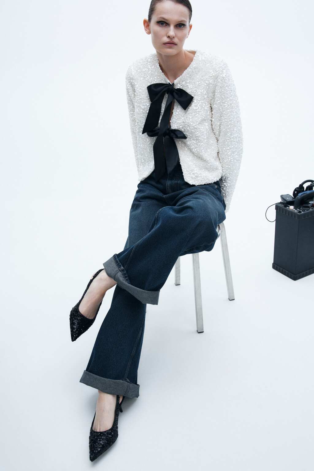 Туфли-лодочки с пайетками - цвет черный - 1