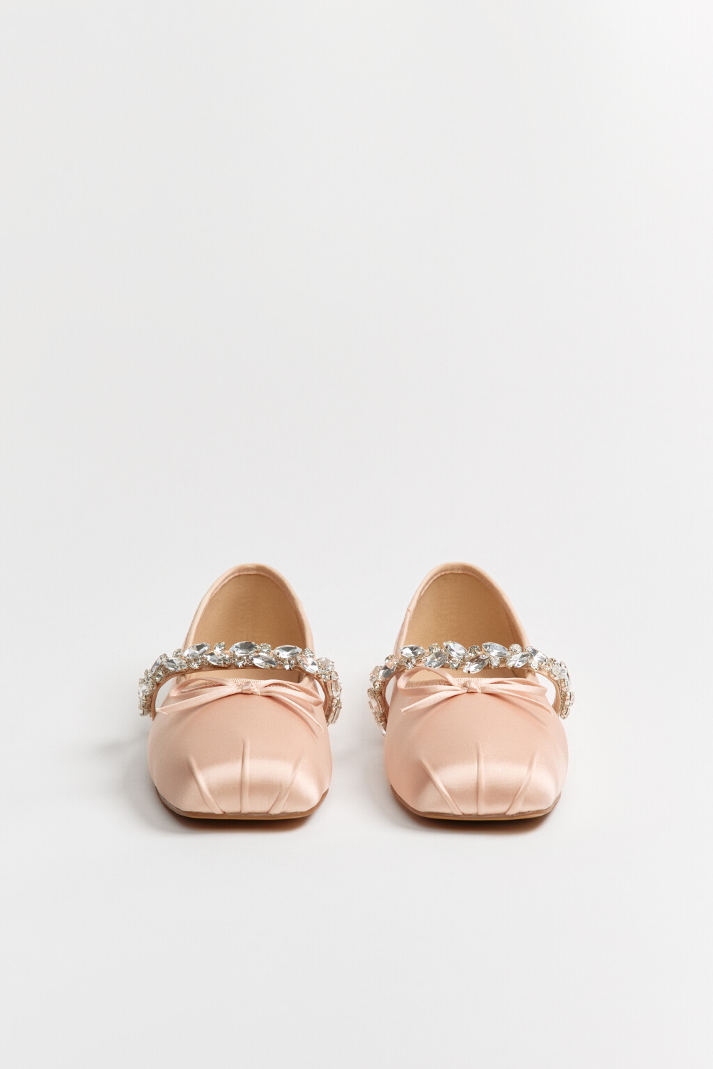 Балетки атласные с ремешком и стразами - цвет бежевый - 7