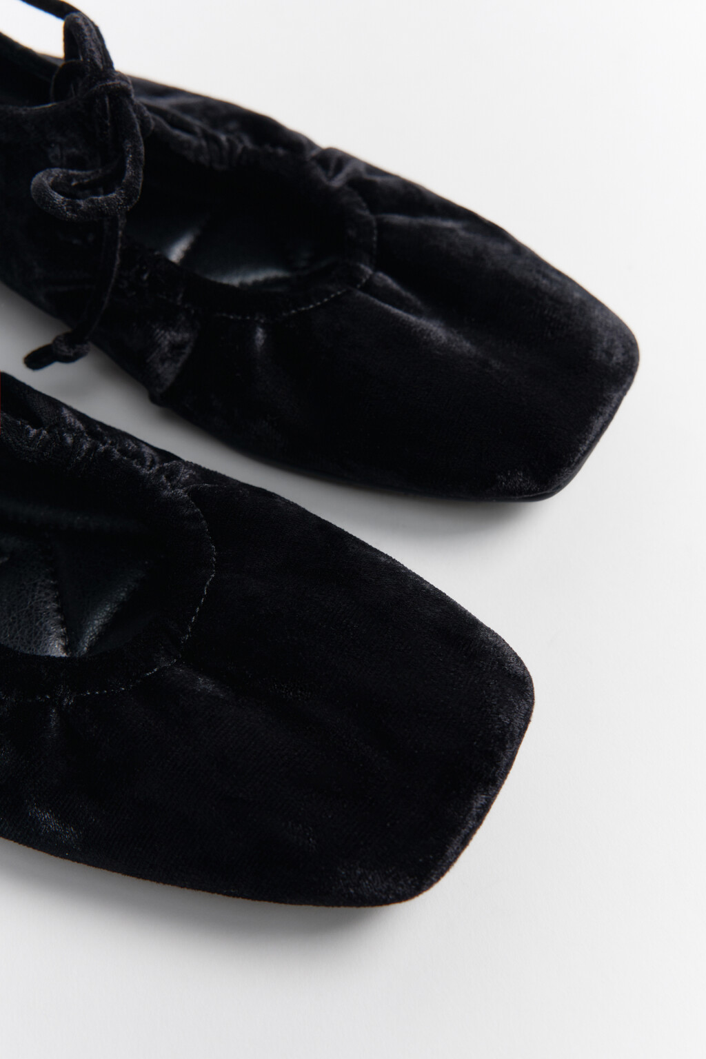 Балетки бархатные с завязками - цвет черный - 5