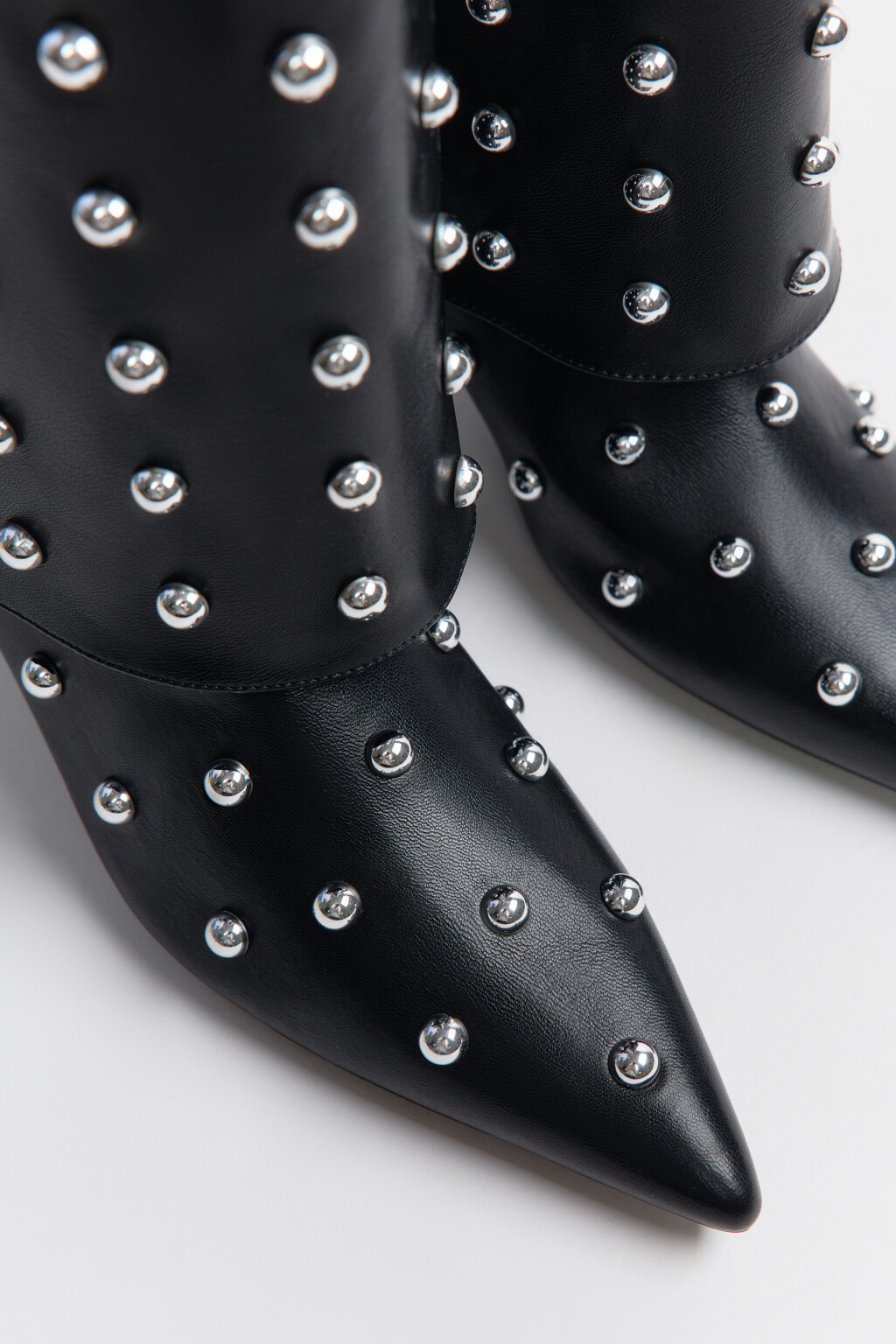 Сапоги с широким голенищем и заклепками - цвет черный - 8