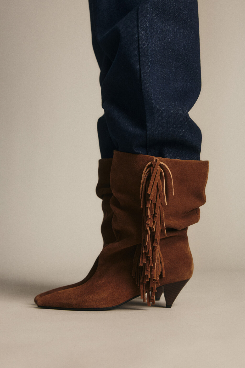 Полусапоги из замши с бахромой - цвет бежевый - 12