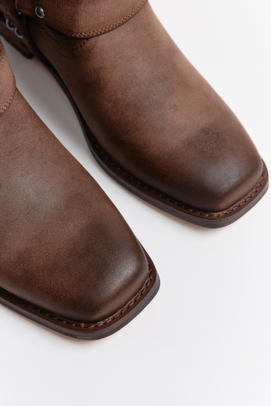 Сапоги-чопперы на скошенном каблуке - цвет коричневый - 9