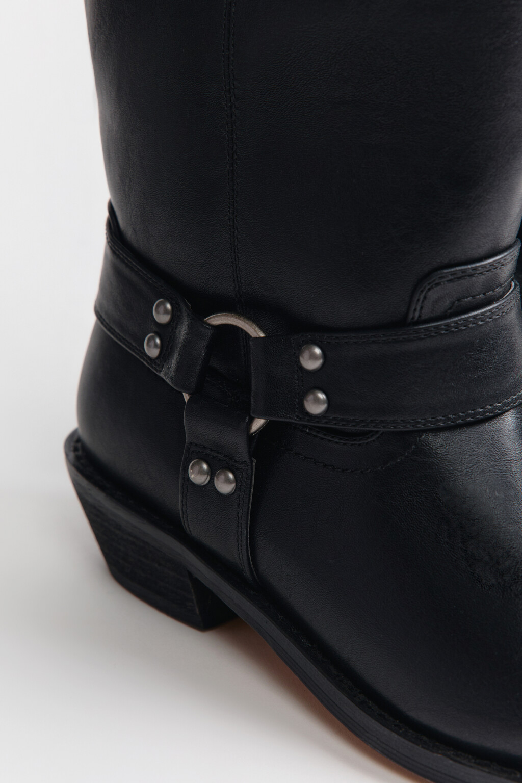 Сапоги-чопперы на скошенном каблуке - цвет черный - 7