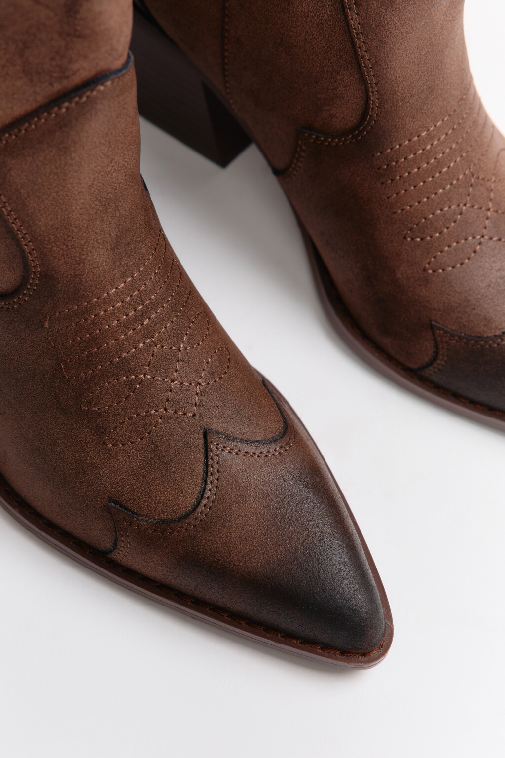 Сапоги-казаки высокие с узором - цвет коричневый - 10