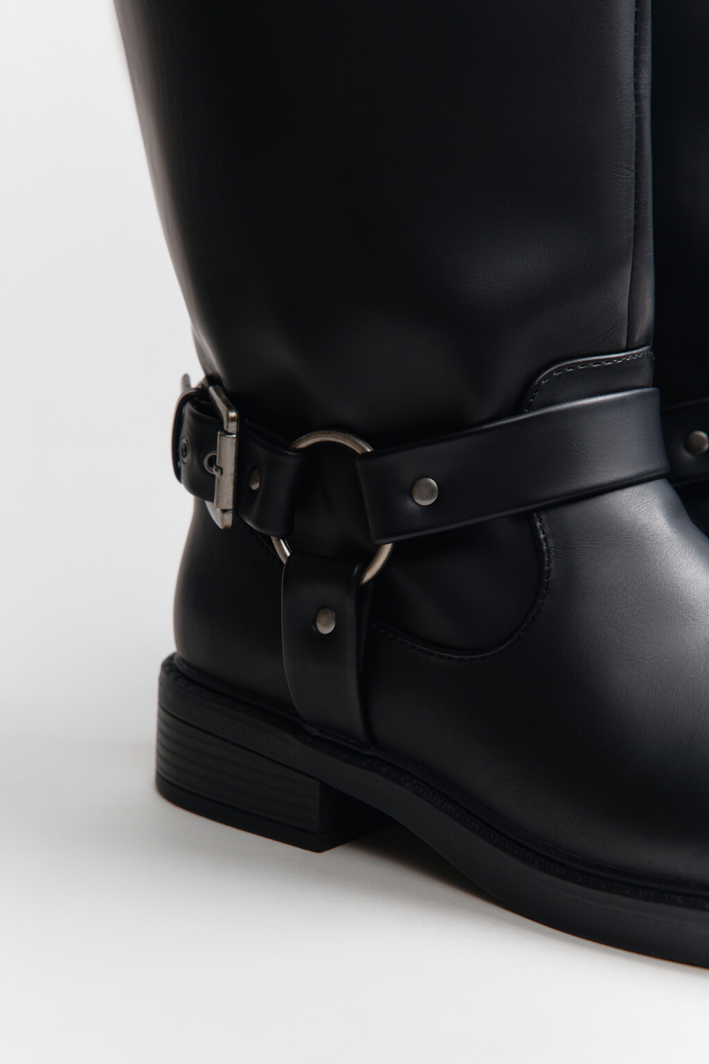 Сапоги-чопперы высокие с пряжками - цвет черный - 9