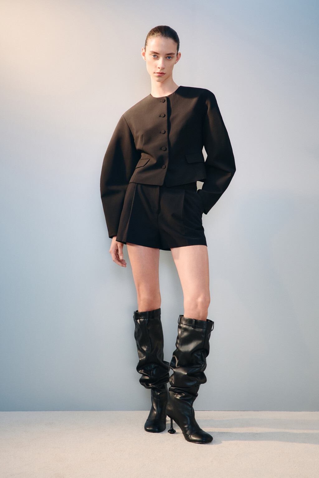 Сапоги на фигурном каблуке - цвет черный - 10