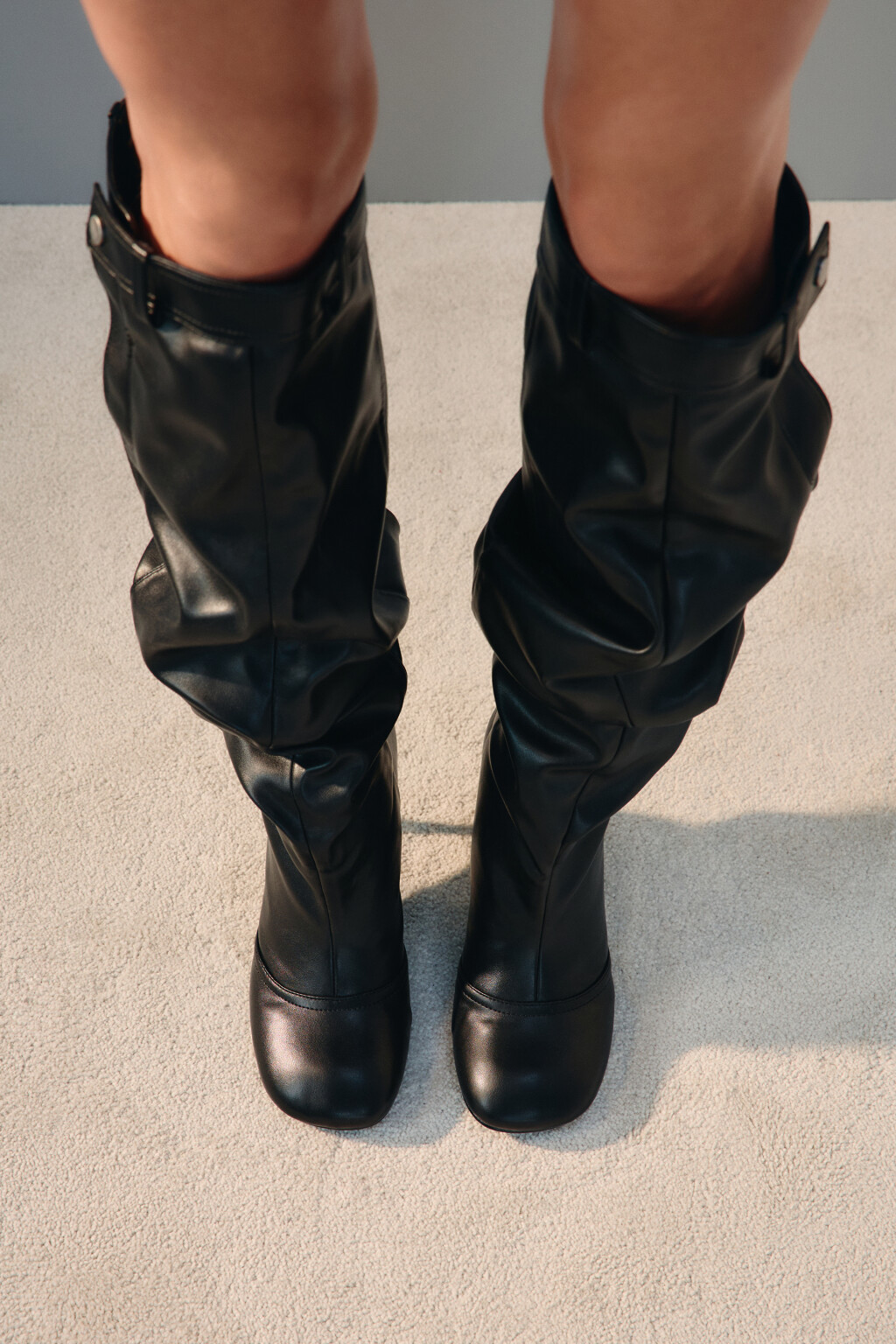 Сапоги на фигурном каблуке - цвет черный - 11