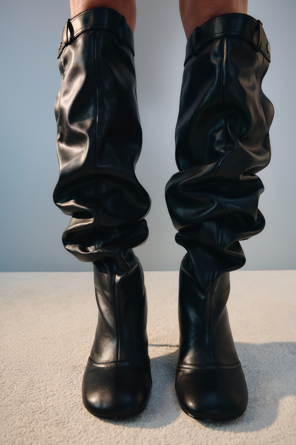 Сапоги на фигурном каблуке - цвет черный - 12