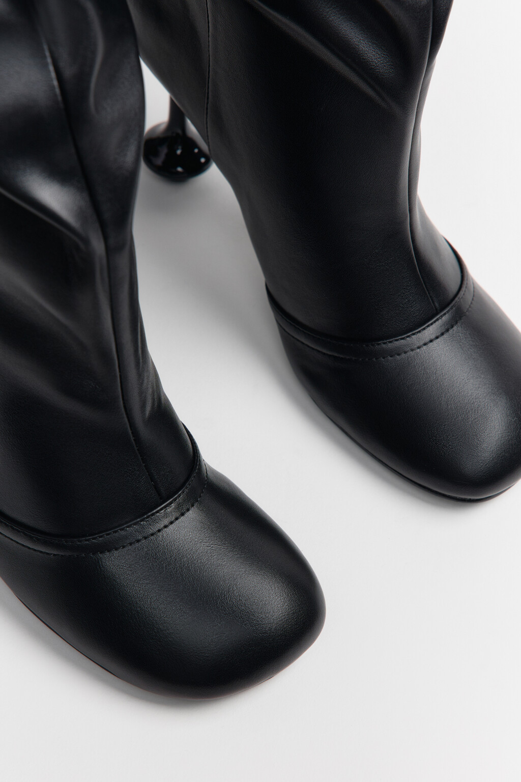 Сапоги на фигурном каблуке - цвет черный - 6