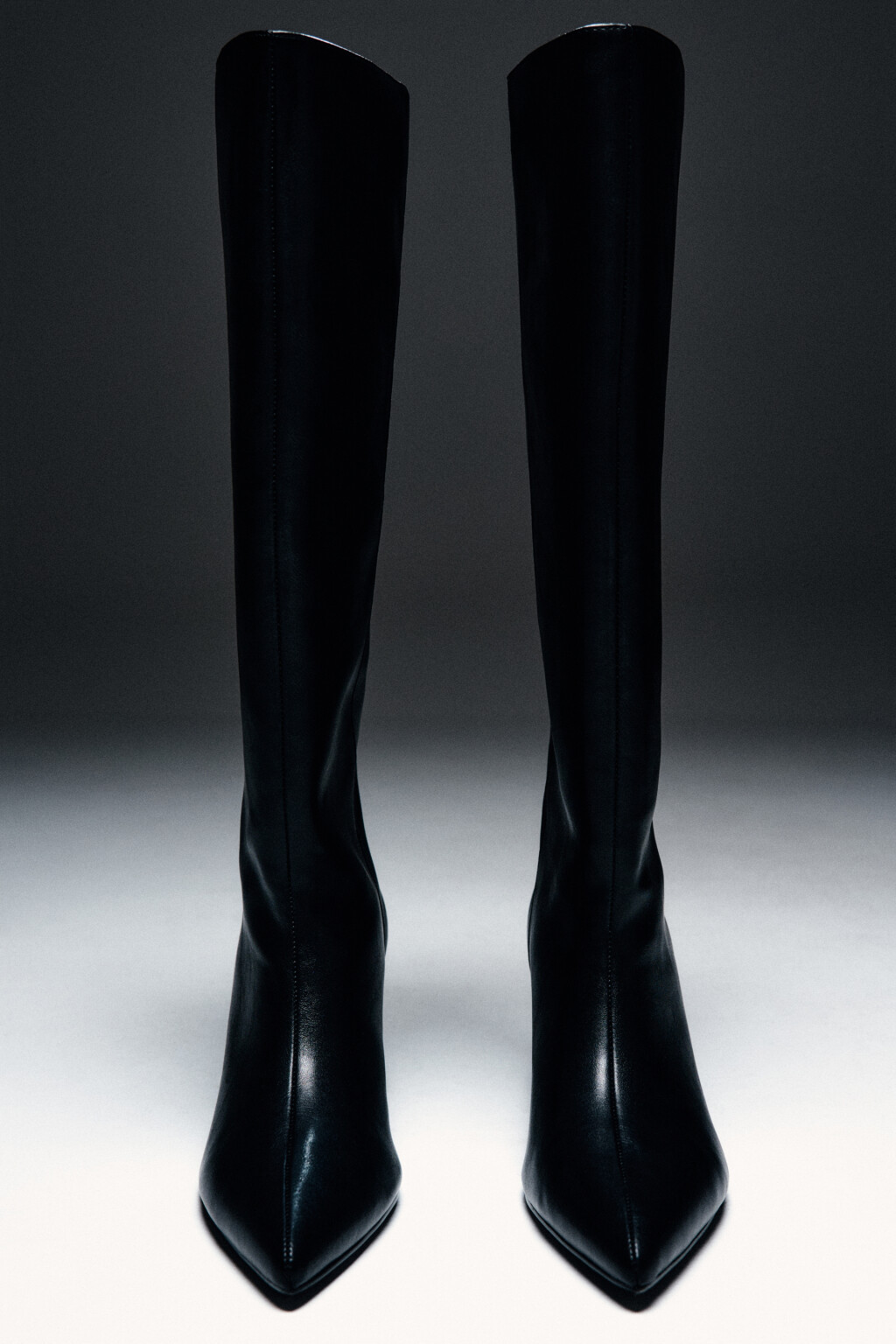 Сапоги-казаки высокие - цвет черный - 3