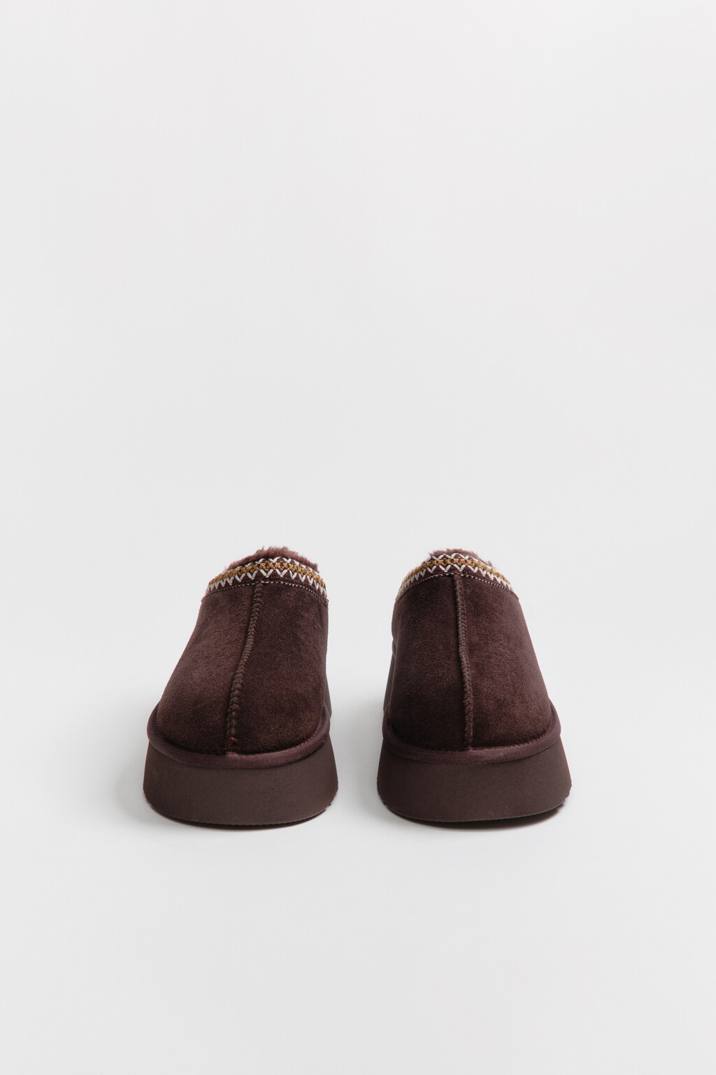 Ботинки-угги замшевые с вышивкой - цвет коричневый - 8