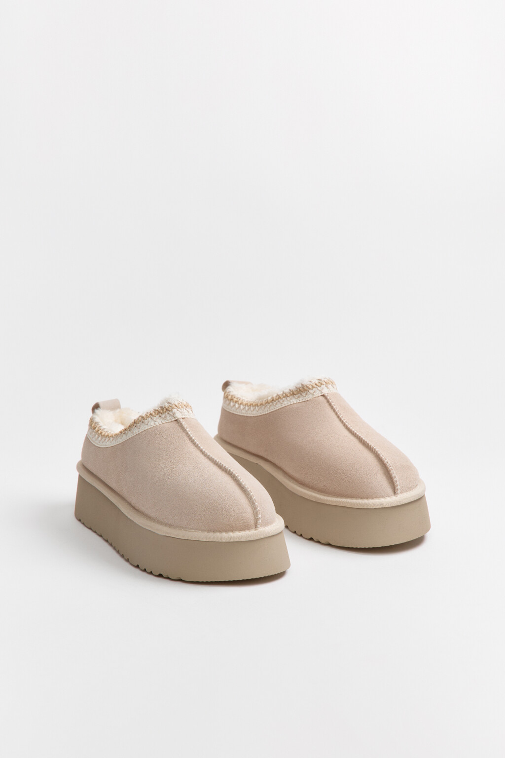 Ботинки-угги замшевые с вышивкой - цвет серый - 6