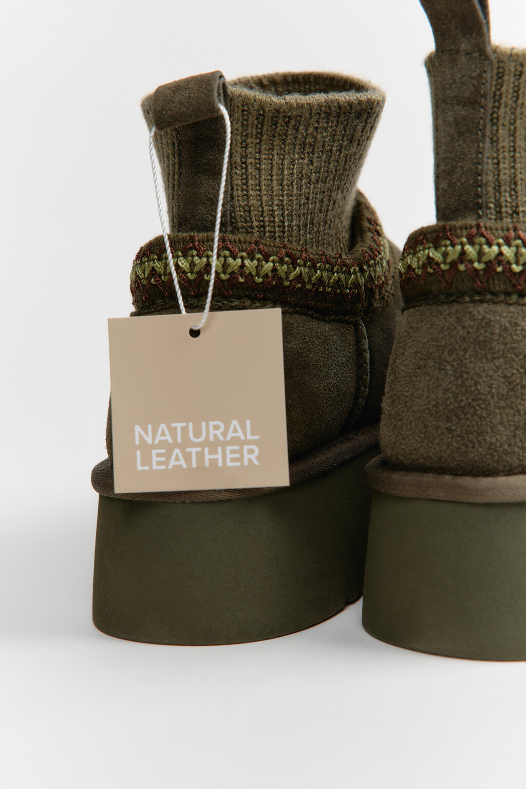 Ботинки-угги замшевые с вышивкой - цвет зеленый - 12