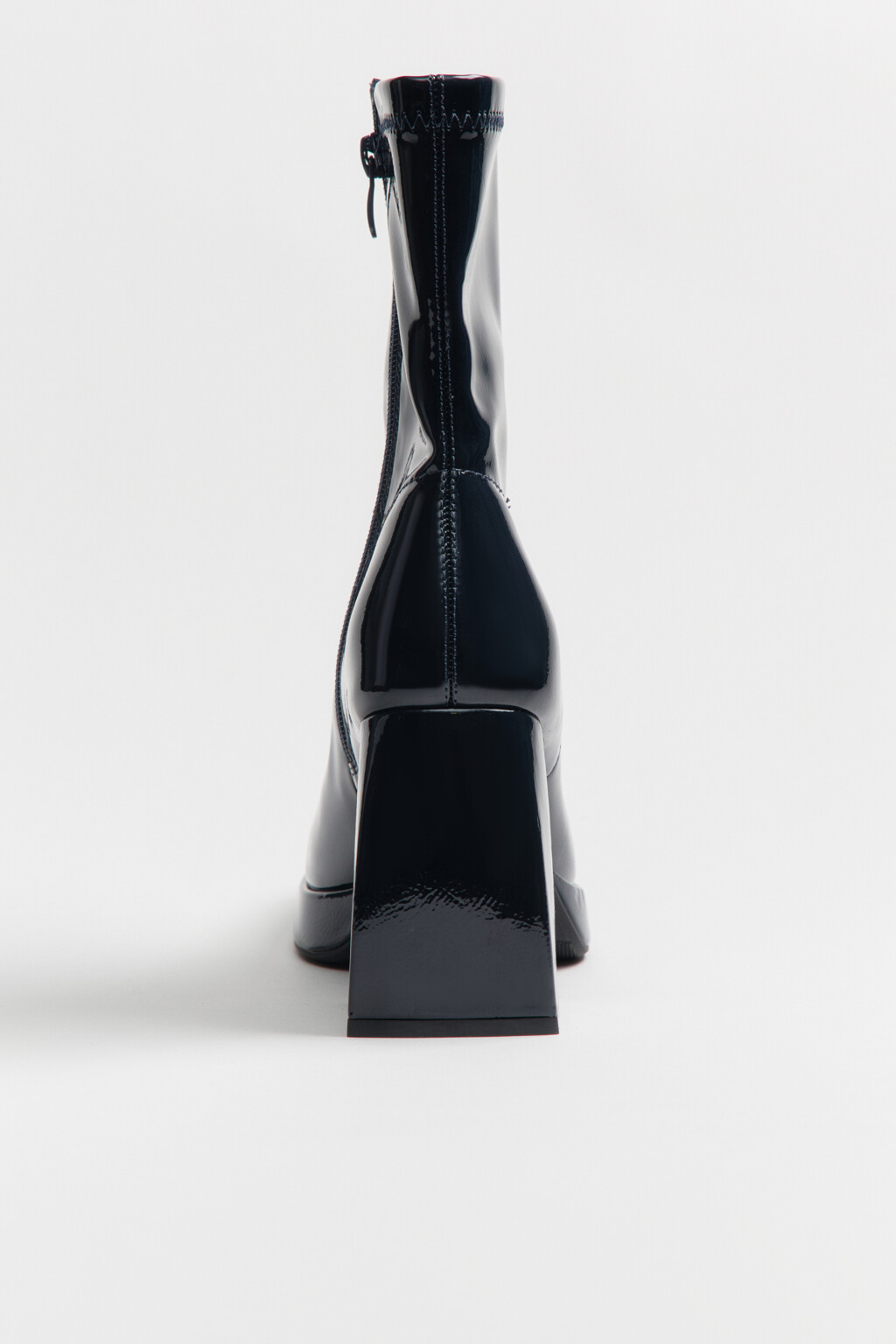 Ботильоны лаковые на массивном каблуке - цвет синий - 9