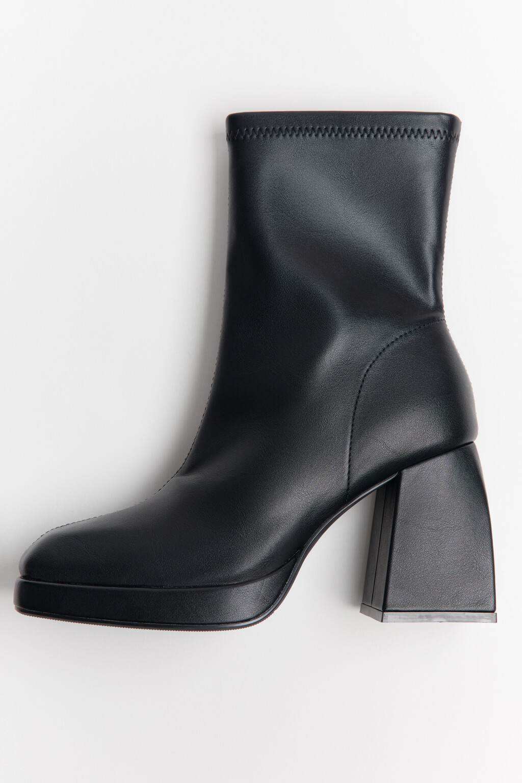 Ботильоны лаковые на массивном каблуке - цвет черный - 5