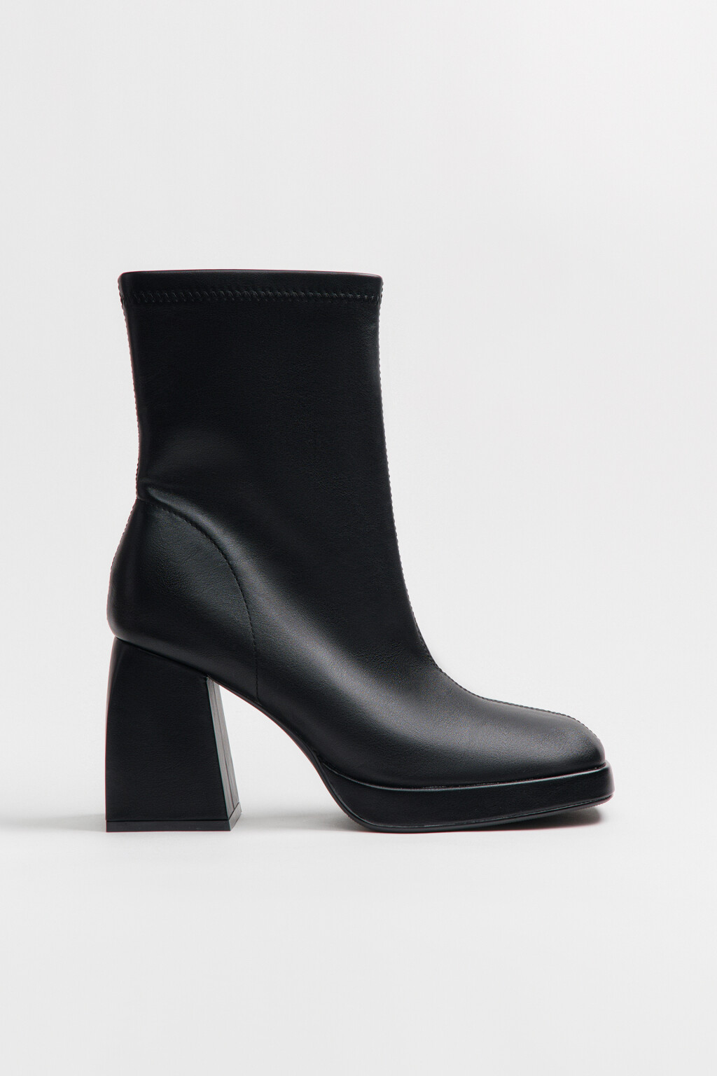 Ботильоны лаковые на массивном каблуке - цвет черный - 7