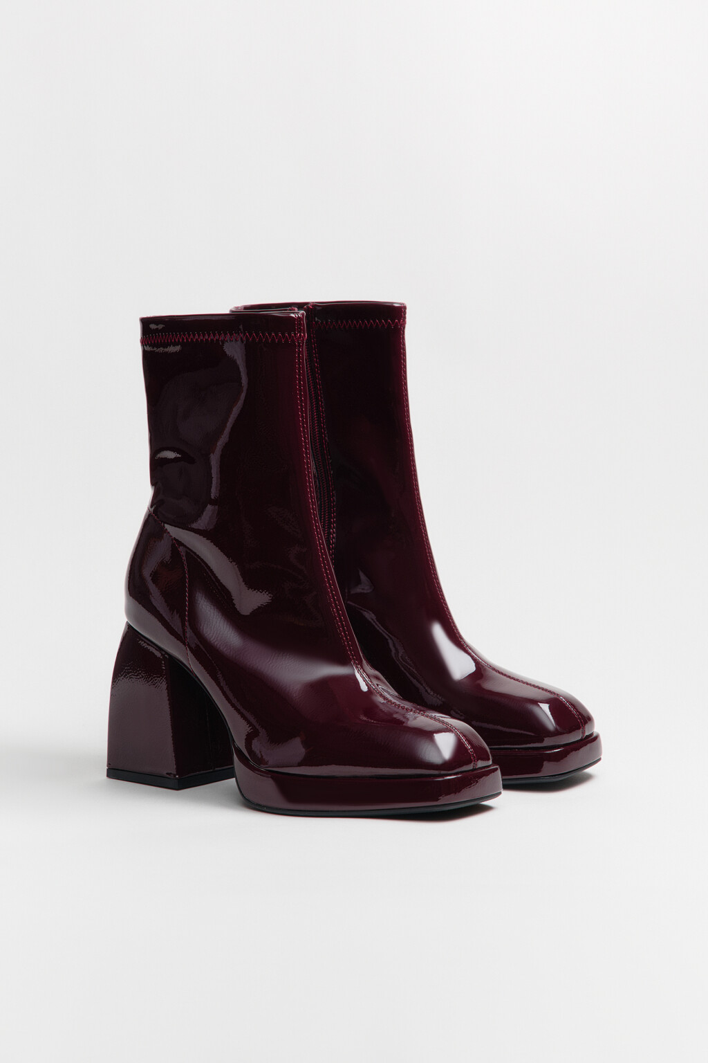 Ботильоны лаковые на массивном каблуке - цвет бордовый - 9