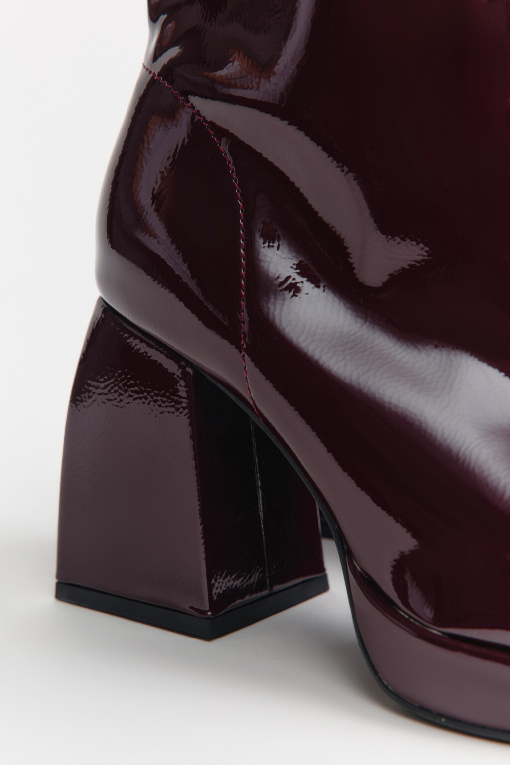 Ботильоны лаковые на массивном каблуке - цвет бордовый - 12