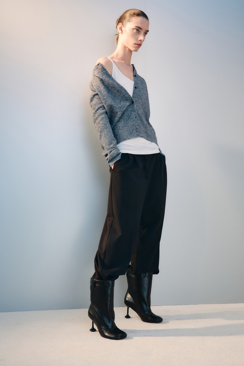 Ботильоны на фигурном каблуке - цвет черный - 2