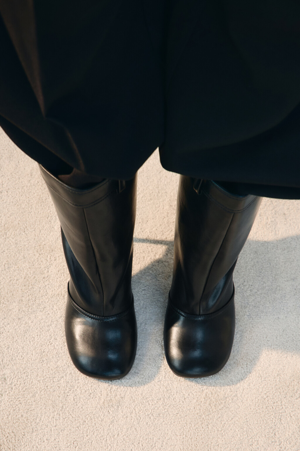 Ботильоны на фигурном каблуке - цвет черный - 4